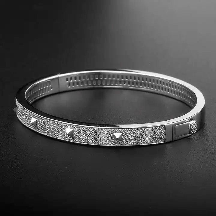 Amedly.™ Pointed Bangle