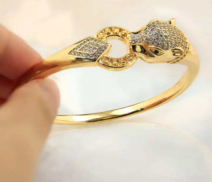 Amedly.™ Pantheress Bangle