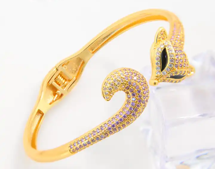 Amedly.™ Foxy Bangle